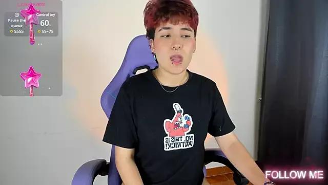 emma_cute7 on StripChat 