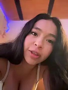 emma_fiore4_ on StripChat 