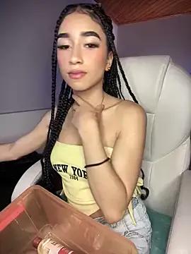 Emma_pink10 on StripChat