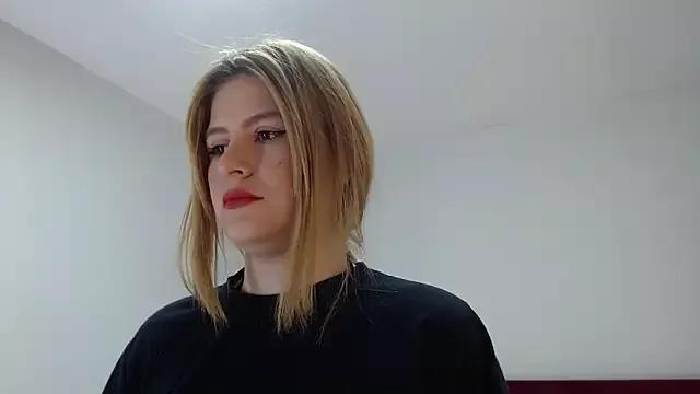 Emmaa_Blonde on StripChat 