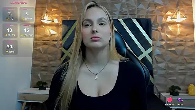 Emmaa_white_ on StripChat 