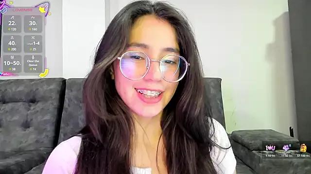 emmadiaz1 on StripChat 