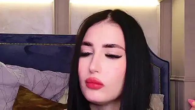 EmmaLawrens on StripChat 