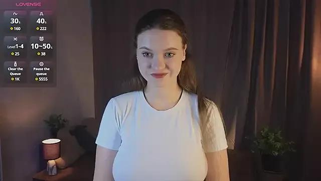 EmmaLoCute on StripChat 