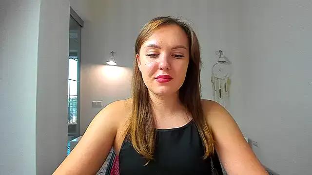 EmmaNorman on StripChat 