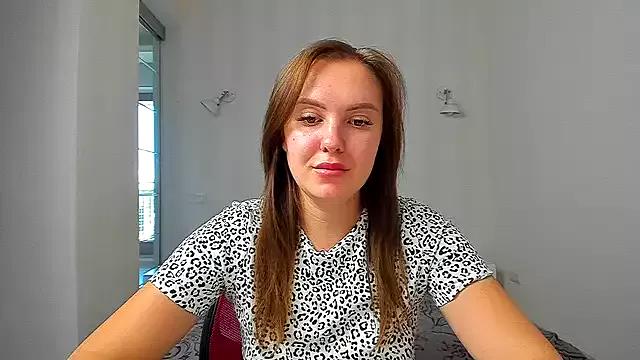 EmmaNorman on StripChat 