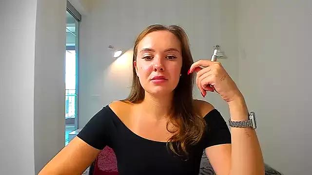 EmmaNorman on StripChat 