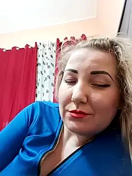 EmmaQueen4 on StripChat 