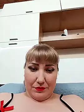 EmmaQueen4 on StripChat 