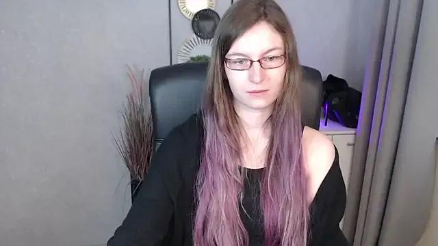 emmaxDelight on StripChat