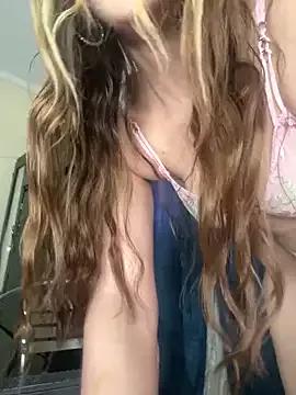 Emmy_flow on StripChat 
