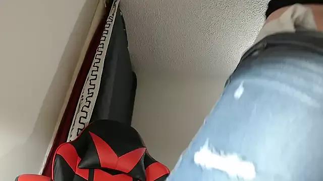 EmmyHornyDirty on StripChat 