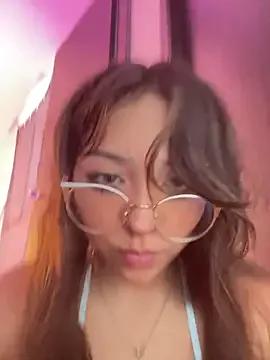 EmyGomezz on StripChat