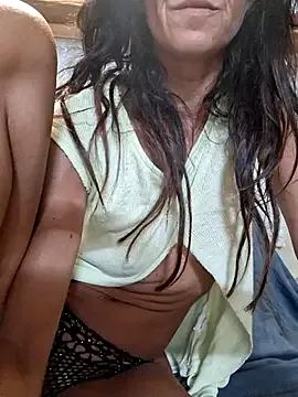 EmySkinny85 — Godiamo mentre tutti dormono 