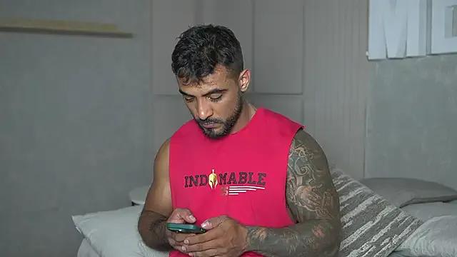ERIC_HARRISON on StripChat