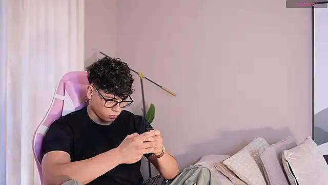 Ethan_occonor on StripChat