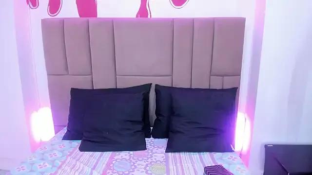 EvaaLovia1 on StripChat 