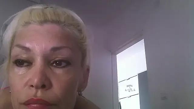 EvaaMina on StripChat 