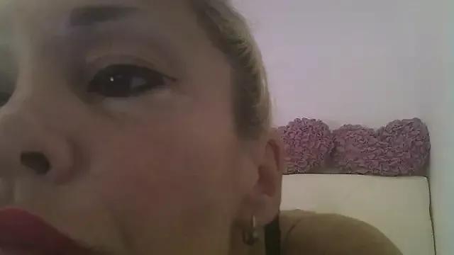 EvaaMina on StripChat 