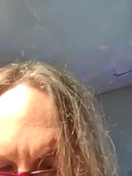Evelina_cute on StripChat 