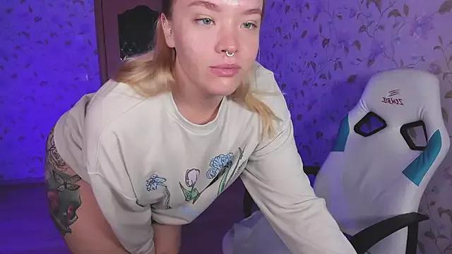 EvelinaDarling on StripChat 