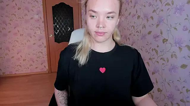 EvelinaDarling on StripChat 