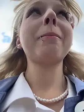 EveLittleSinner — Show my sweet ass