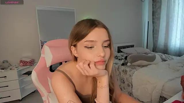 eweline_more on StripChat 