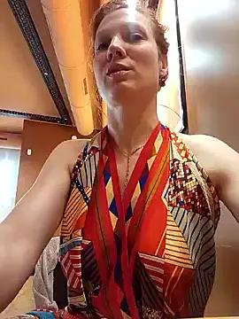 Exhibitionsplit — MAKE ME CUM iN PUBLIC SQUIRT