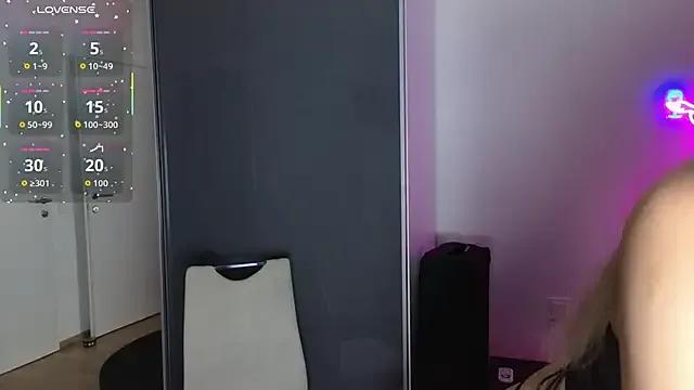 exxxandra on StripChat 