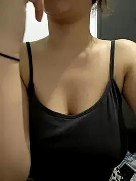 farah-36 — Make ur horny girl cum