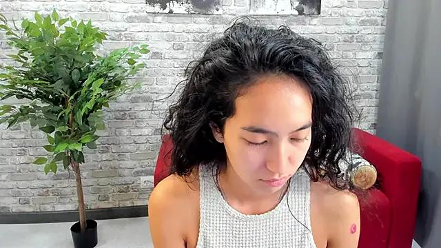 FlirtyAura on StripChat