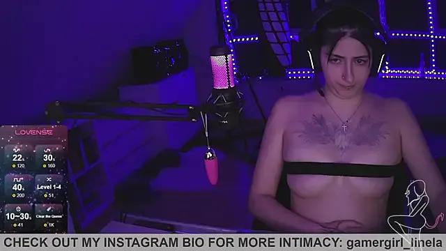 Gamergirl-Linela on StripChat