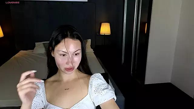 GIGI_BENNET on StripChat 