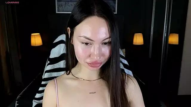GIGI_BENNET on StripChat 