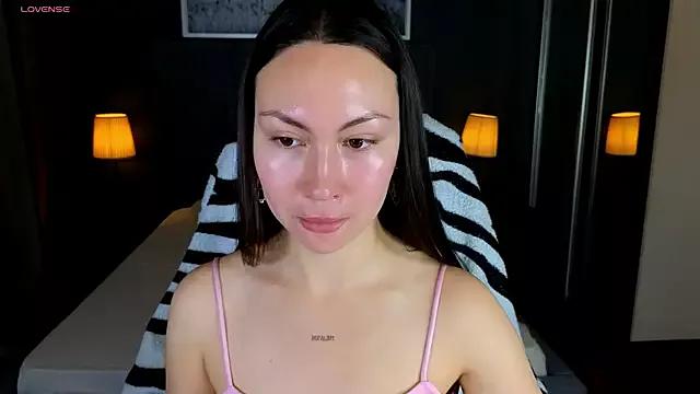 GIGI_BENNET on StripChat 