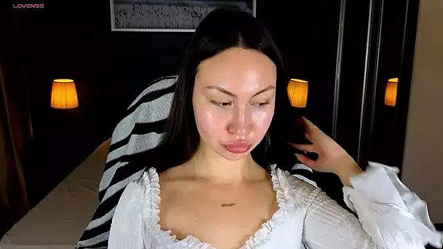 GIGI_BENNET on StripChat 