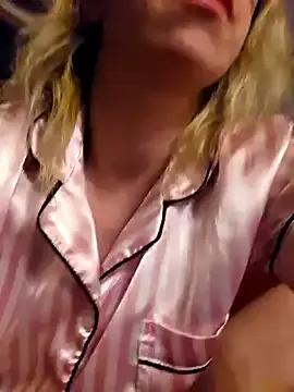 Giuliana_baby — 4 doigts pussy  gode