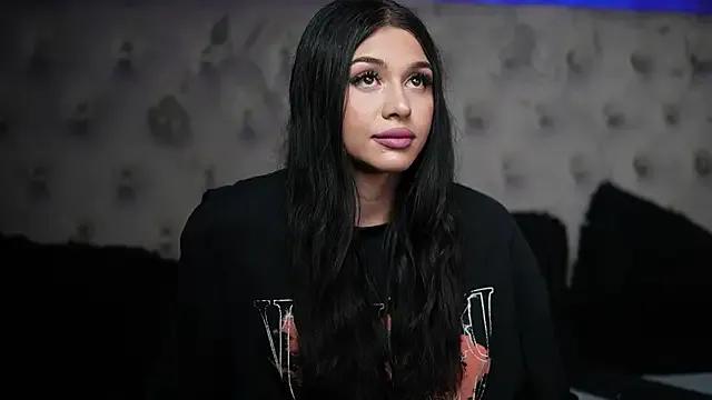GiuliaSya on StripChat