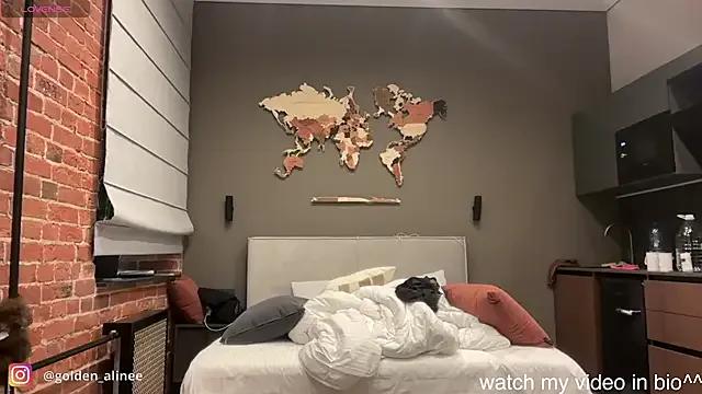 Golden_Aline — 2 fingers in my ass