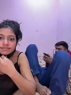 Haavsi_couple on StripChat 