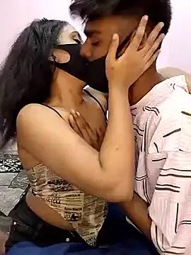 Haavsi_couple on StripChat 