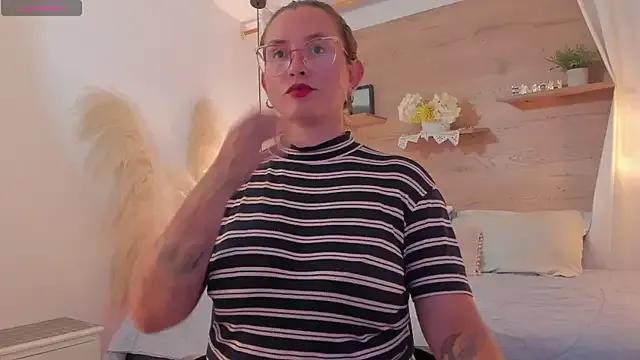 halaaa_1 on StripChat