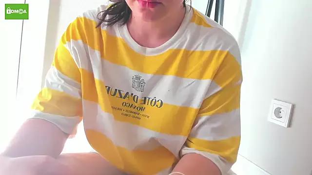 HanahW on StripChat 
