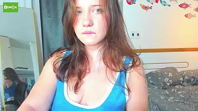 HanahW on StripChat 
