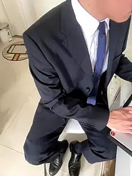 harrylouis1357 on StripChat 
