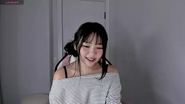hee_young11 on StripChat 