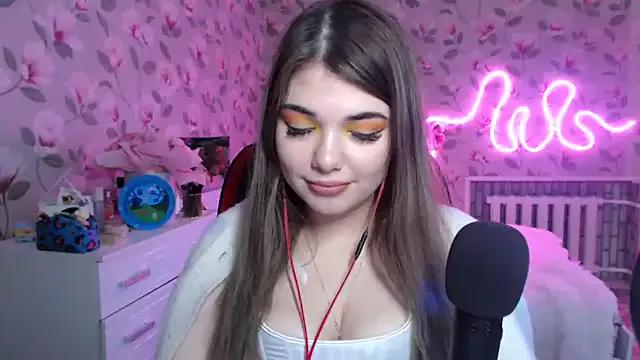 helengilmor on StripChat 