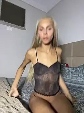 heloagreen_ on StripChat