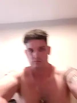 Hixxy_1025 on StripChat